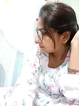 Vanshika1432 online show from November 6, 2025, 4:57 am