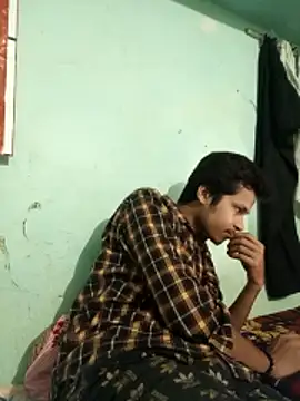 maxmishra18 online show from October 24, 2025, 3:47 am