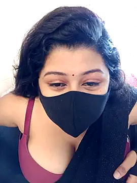 Cuty-Lina online show from November 10, 2025, 3:49 am