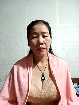 Snapshot of tabby-cat11 chatting on November 19, 2025, 5:57 pm tabby-cat11 online show from November 19, 2025, 5:57 pm