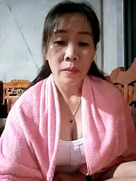 Snapshot of tabby-cat11 chatting on December 4, 2025, 2:04 pm tabby-cat11 online show from December 4, 2025, 2:04 pm