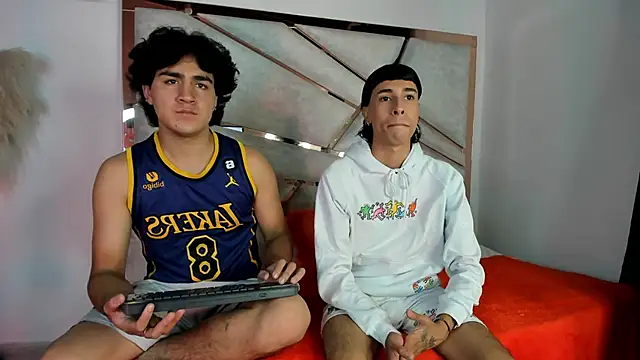 Snapshot of Kairos_xx chatting on October 18, 2025, 7:36 pm Kairos xx online show from October 18, 2025, 7:36 pm