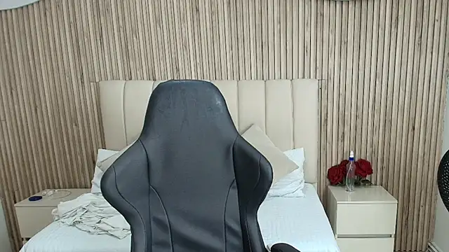 Snapshot of Aziz_daud chatting on October 24, 2025, 12:01 pm Aziz daud online show from October 24, 2025, 12:01 pm