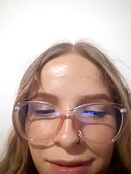 bambiluly online show from October 19, 2025, 2:12 am