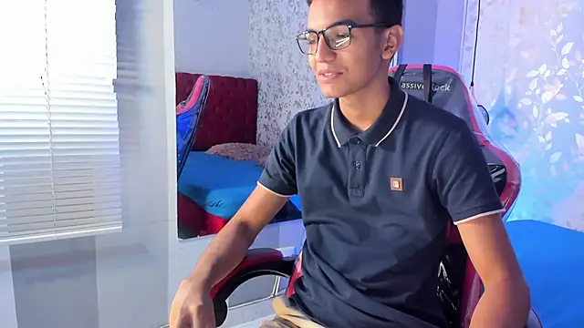 Snapshot of velkanX chatting on October 29, 2025, 9:49 pm velkanX online show from October 29, 2025, 9:49 pm