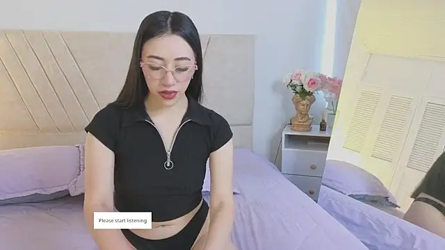 GabbieHill online show from November 10, 2025, 8:19 pm