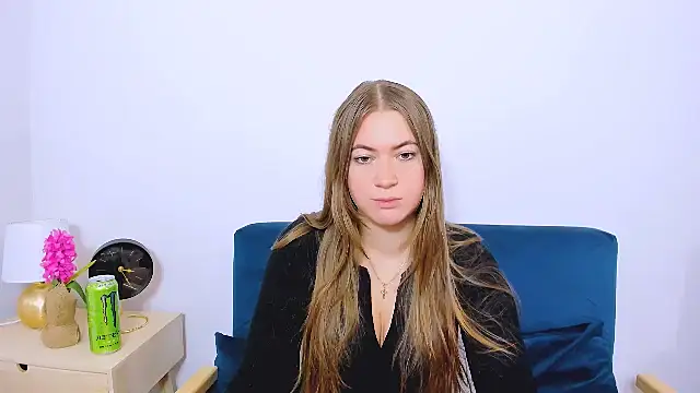 LeaNaughty online show from November 13, 2025, 3:55 pm