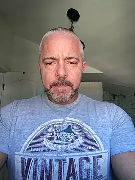 1totangox online show from December 3, 2025, 5:55 pm