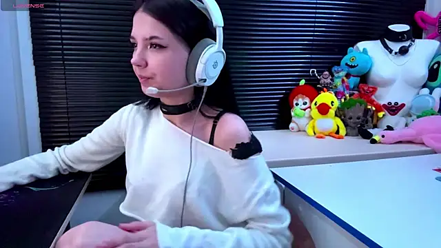 HanaMantanaDell online show from October 19, 2025, 1:12 pm