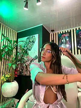 elegant  rouse online show from November 18, 2025, 10:36 pm