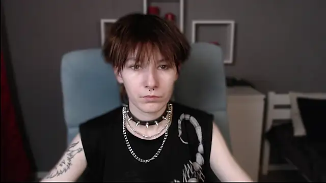 Snapshot of guitarandangell chatting on November 12, 2025, 4:02 am guitarandangell online show from November 12, 2025, 4:02 am