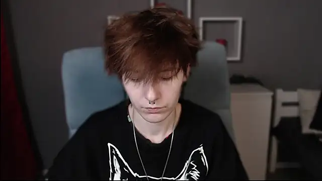 Snapshot of guitarandangell chatting on November 18, 2025, 3:45 am guitarandangell online show from November 18, 2025, 3:45 am