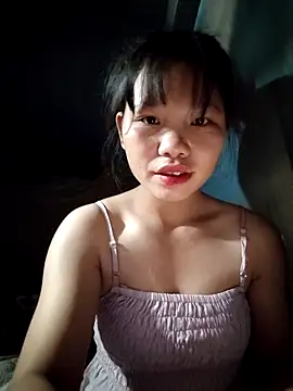 linh-miu99 online show from November 14, 2025, 6:39 pm