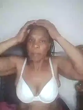 Hotcougar online show from November 18, 2025, 8:19 am