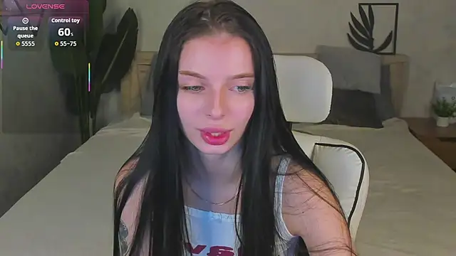 Snapshot of Eva_Mayers chatting on November 27, 2025, 12:02 am Eva Mayers online show from November 27, 2025, 12:02 am