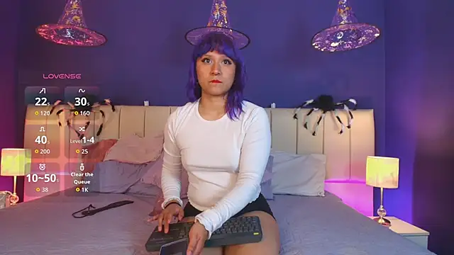 Snapshot of LuanEter chatting on October 28, 2025, 1:14 pm LuanEter online show from October 28, 2025, 1:14 pm