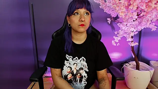 Snapshot of LuanEter chatting on November 7, 2025, 12:38 pm LuanEter online show from November 7, 2025, 12:38 pm