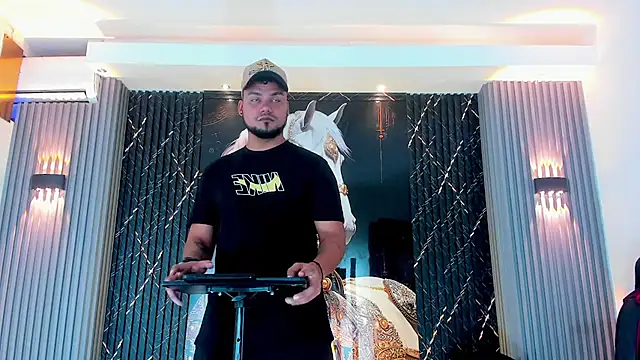 Snapshot of handsome_boys22 chatting on October 18, 2025, 12:17 pm handsome boys22 online show from October 18, 2025, 12:17 pm