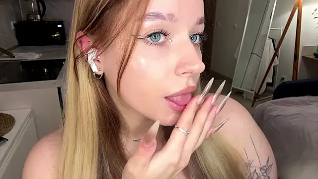 Snapshot of Babymoney_2007 chatting on November 18, 2025, 9:19 pm Babymoney 2007 online show from November 18, 2025, 9:19 pm