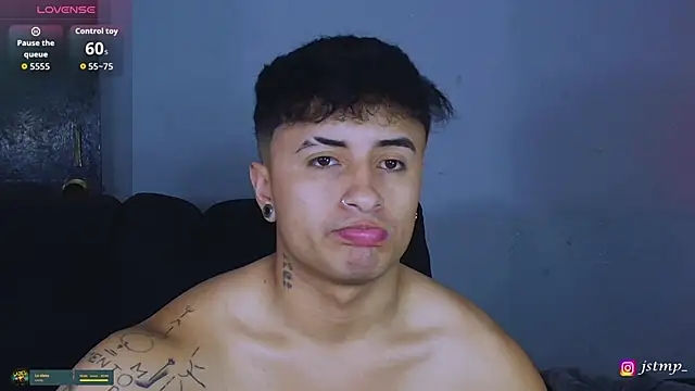 jhon mendoza  online show from November 9, 2025, 7:23 pm