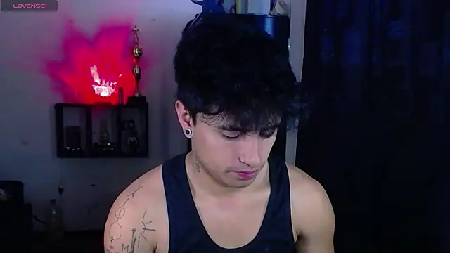 jhon mendoza  online show from December 15, 2025, 2:32 pm