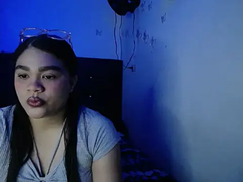 2moons full of love online show from November 21, 2025, 12:10 am