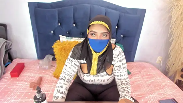 Snapshot of Inaya_Khalifa chatting on November 29, 2025, 11:41 pm Inaya Khalifa online show from November 29, 2025, 11:41 pm