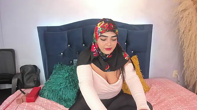 Snapshot of Inaya_Khalifa chatting on December 2, 2025, 12:16 am Inaya Khalifa online show from December 2, 2025, 12:16 am