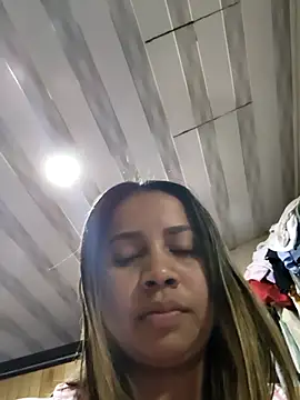 Snapshot of Keren_1-6 chatting on November 8, 2025, 10:52 pm Keren 1-6 online show from November 8, 2025, 10:52 pm