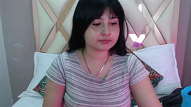 Snapshot of Sweet_sumisive chatting on December 14, 2025, 3:50 pm Sweet sumisive online show from December 14, 2025, 3:50 pm