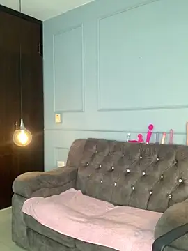 Orianabluee  online show from November 13, 2025, 3:49 am