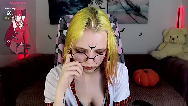 MitaSide online show from October 31, 2025, 8:43 pm