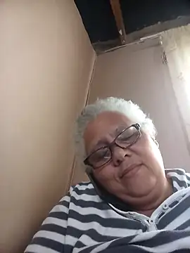 Snapshot of juicyboode chatting on October 28, 2025, 9:46 am juicyboode online show from October 28, 2025, 9:46 am