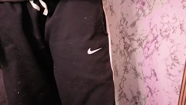 sweetcherryyy  online show from December 3, 2025, 3:47 am