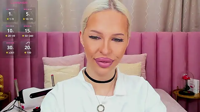 Snapshot of KailaCrystall chatting on November 12, 2025, 1:39 am KailaCrystall online show from November 12, 2025, 1:39 am