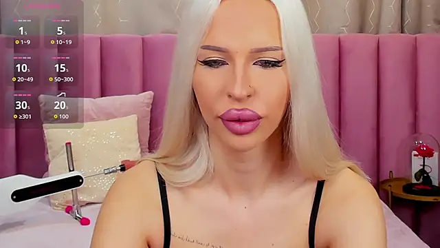 Snapshot of KailaCrystall chatting on November 17, 2025, 1:33 am KailaCrystall online show from November 17, 2025, 1:33 am