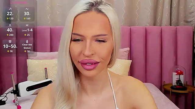 Snapshot of KailaCrystall chatting on November 24, 2025, 1:27 am KailaCrystall online show from November 24, 2025, 1:27 am