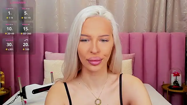 Snapshot of KailaCrystall chatting on December 3, 2025, 1:46 am KailaCrystall online show from December 3, 2025, 1:46 am