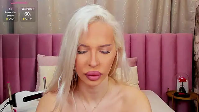 Snapshot of KailaCrystall chatting on December 4, 2025, 1:48 am KailaCrystall online show from December 4, 2025, 1:48 am