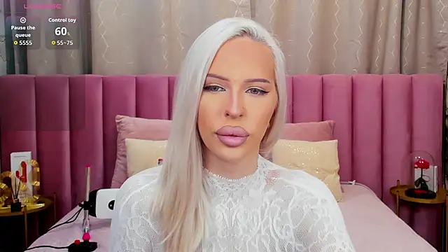 Snapshot of KailaCrystall chatting on December 16, 2025, 1:21 am KailaCrystall online show from December 16, 2025, 1:21 am