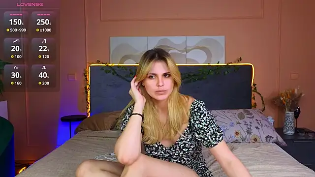 NayaMorel online show from December 3, 2025, 4:05 pm