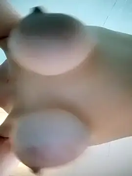 Snapshot of Loveyoudearxq chatting on October 28, 2025, 7:01 am Loveyoudearxq online show from October 28, 2025, 7:01 am