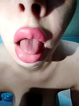 Snapshot of Loveyoudearxq chatting on November 12, 2025, 11:10 am Loveyoudearxq online show from November 12, 2025, 11:10 am