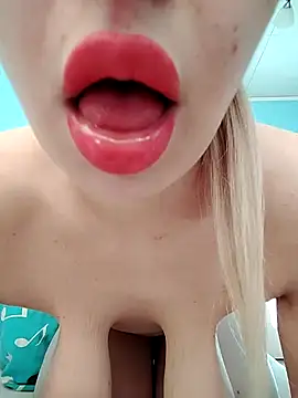 Snapshot of Loveyoudearxq chatting on November 15, 2025, 10:34 am Loveyoudearxq online show from November 15, 2025, 10:34 am