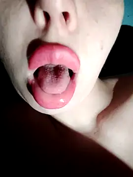 Snapshot of Loveyoudearxq chatting on November 17, 2025, 4:13 pm Loveyoudearxq online show from November 17, 2025, 4:13 pm