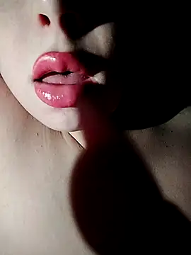 Snapshot of Loveyoudearxq chatting on November 23, 2025, 2:39 pm Loveyoudearxq online show from November 23, 2025, 2:39 pm