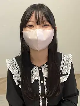 Reina cute 00  online show from November 6, 2025, 3:18 am