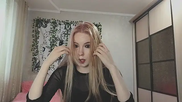 Snapshot of VETT_KITTY chatting on November 24, 2025, 6:24 am VETT KITTY online show from November 24, 2025, 6:24 am