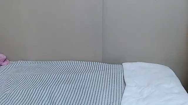 RissaGx online show from November 3, 2025, 7:53 am