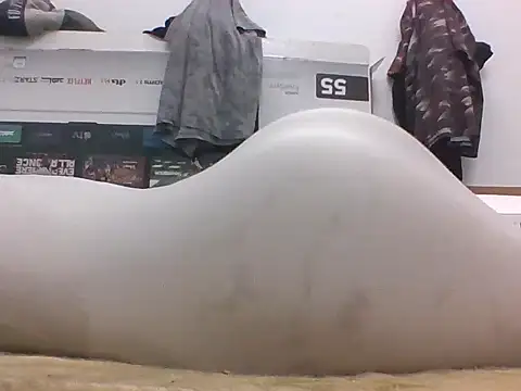 Snapshot of BlueishMove44 chatting on October 28, 2025, 7:16 pm BlueishMove44 online show from October 28, 2025, 7:16 pm